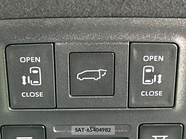 Toyota VOXY 2023-07 8071133-5