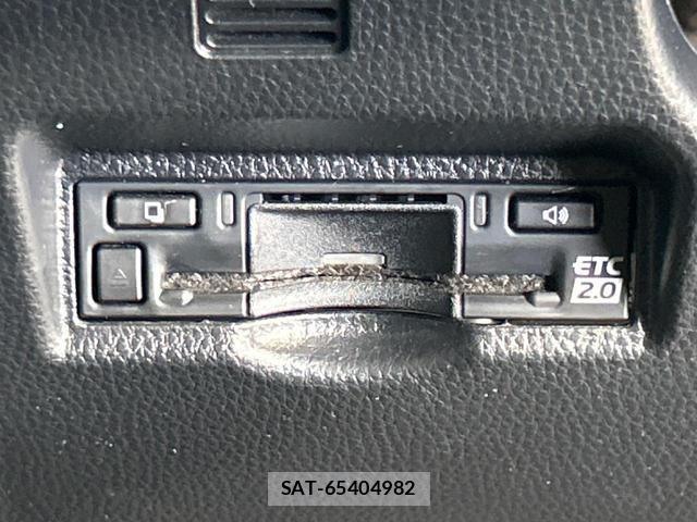 Toyota VOXY 2023-07 8071133-8