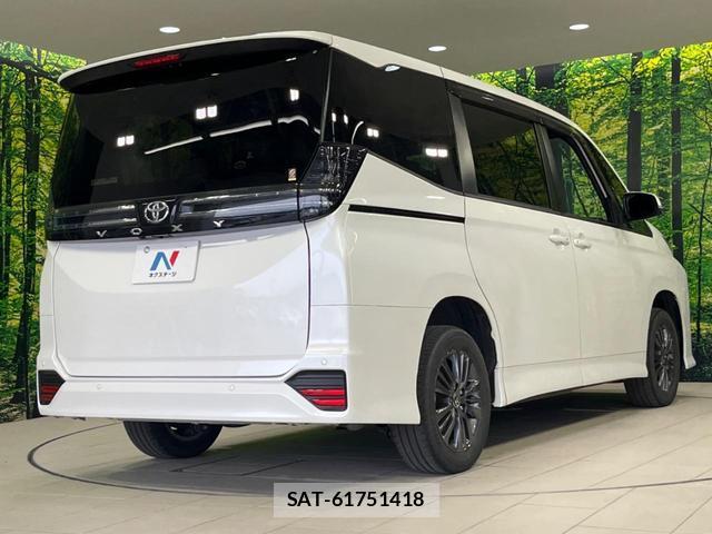 Toyota VOXY 2023-08 8071156-18