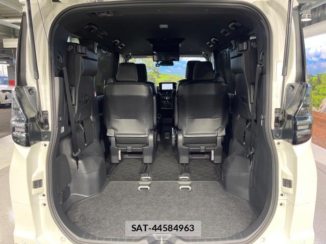 Toyota VOXY 2023-09 8071179-12