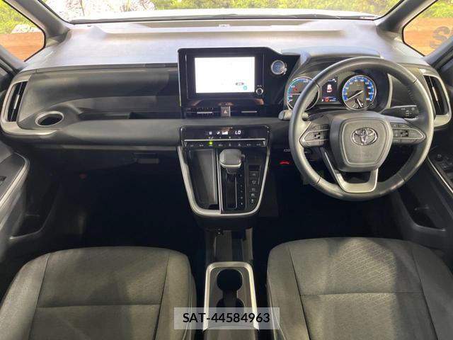 Toyota VOXY 2023-09 8071179-2