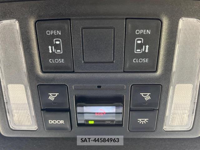 Toyota VOXY 2023-09 8071179-6
