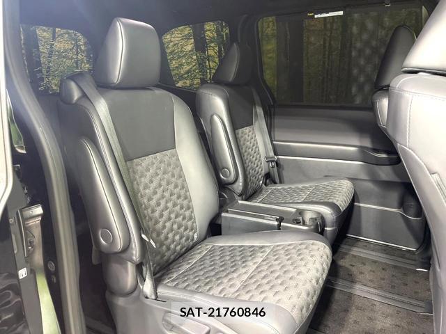 Toyota VOXY 2023-08 8071245-8