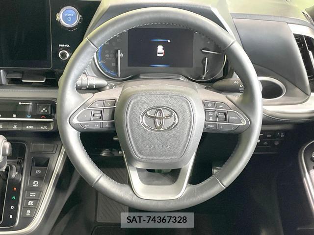 Toyota VOXY 2022-04 8071412-10