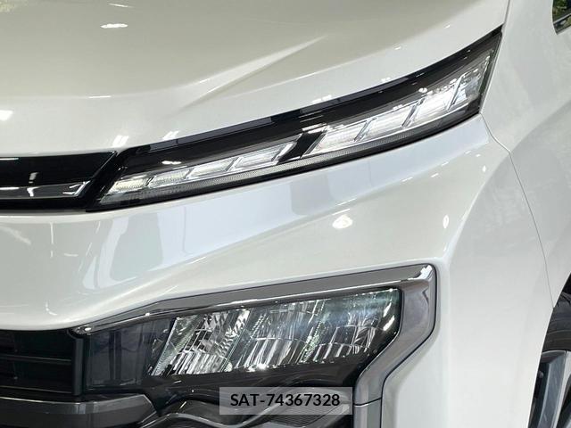 Toyota VOXY 2022-04 8071412-11