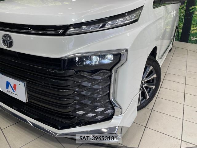 Toyota VOXY 2024-09 8071468-12