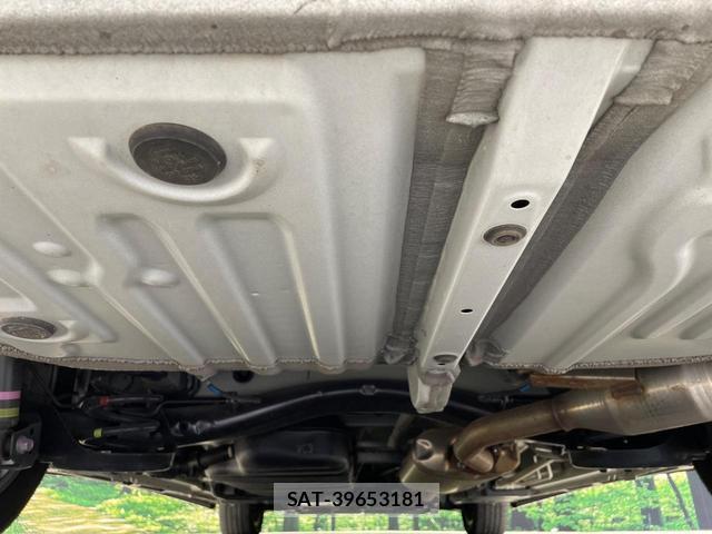Toyota VOXY 2024-09 8071468-18
