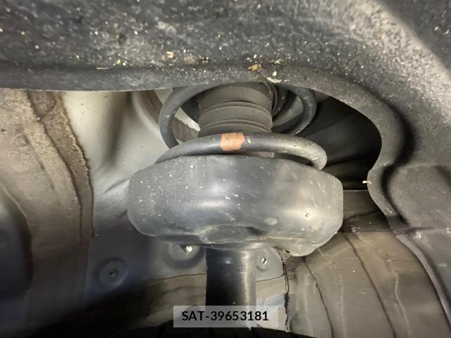 Toyota VOXY 2024-09 8071468-19