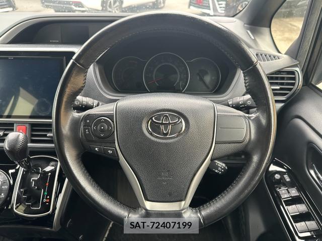 Toyota VOXY 2021-05 8071496-10