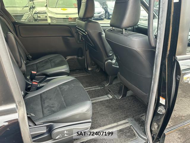 Toyota VOXY 2021-05 8071496-12