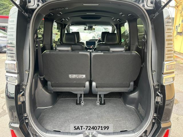 Toyota VOXY 2021-05 8071496-15