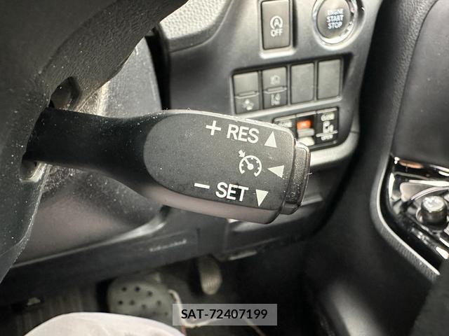 Toyota VOXY 2021-05 8071496-4