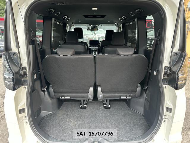 Toyota VOXY 2023-05 8071499-15