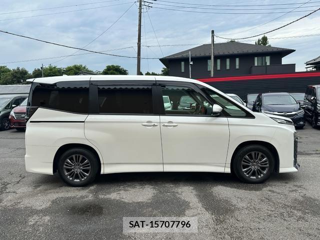 Toyota VOXY 2023-05 8071499-18