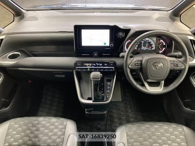 Toyota VOXY 2024-03 8071550-1