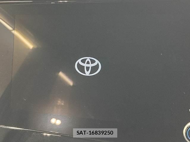 Toyota VOXY 2024-03 8071550-2