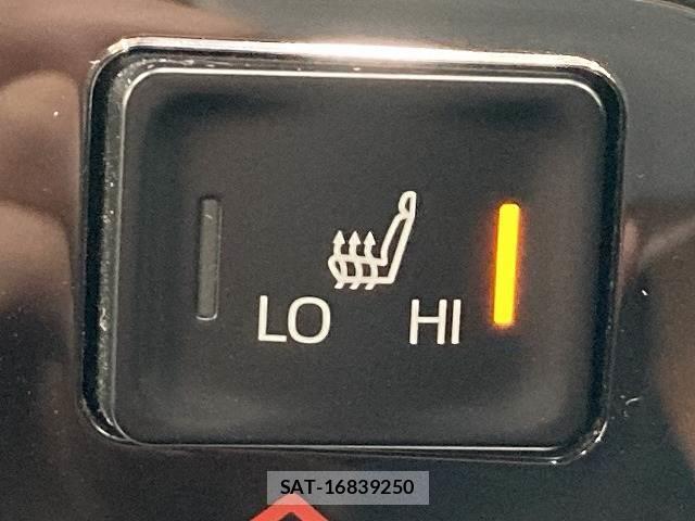 Toyota VOXY 2024-03 8071550-4