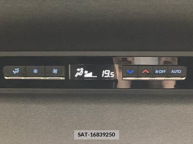 Toyota VOXY 2024-03 8071550-7