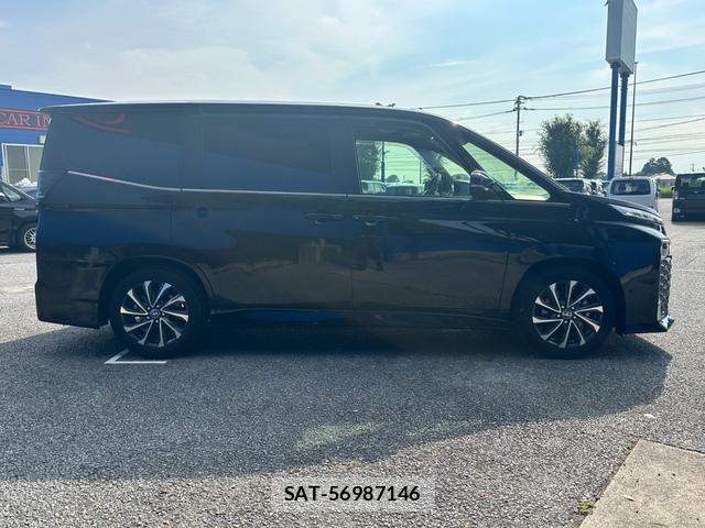 Toyota VOXY 2023-06 8071556-3