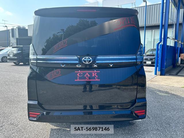 Toyota VOXY 2023-06 8071556-5
