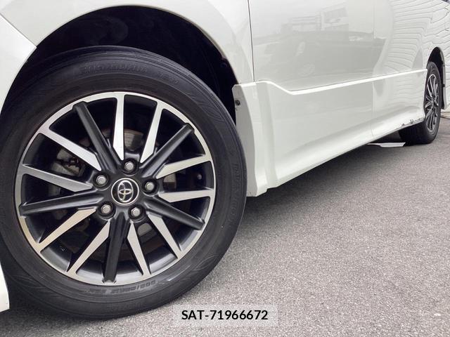 Toyota VOXY 2016-04 8071609-13