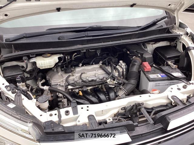 Toyota VOXY 2016-04 8071609-18