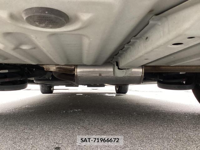 Toyota VOXY 2016-04 8071609-19