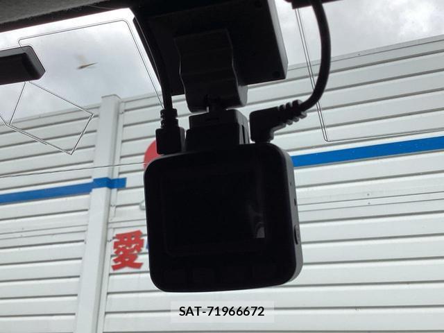 Toyota VOXY 2016-04 8071609-6