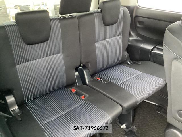 Toyota VOXY 2016-04 8071609-9