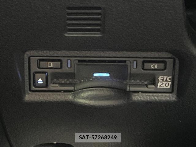Toyota VOXY 2025-06 8072486-6