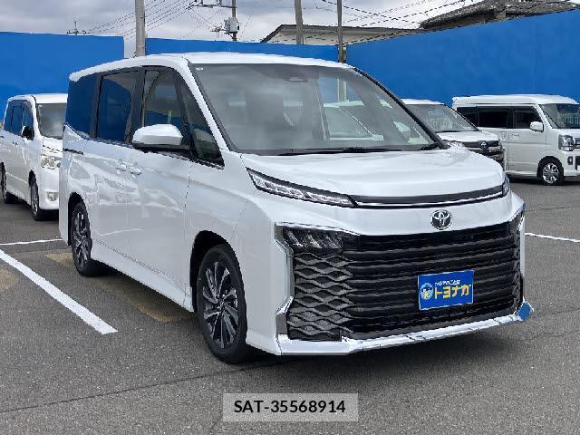 Toyota VOXY 2026-05 8072517-2