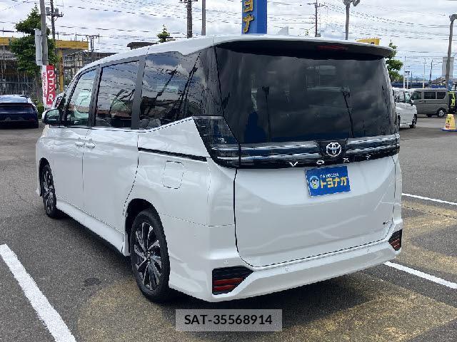 Toyota VOXY 2026-05 8072517-5