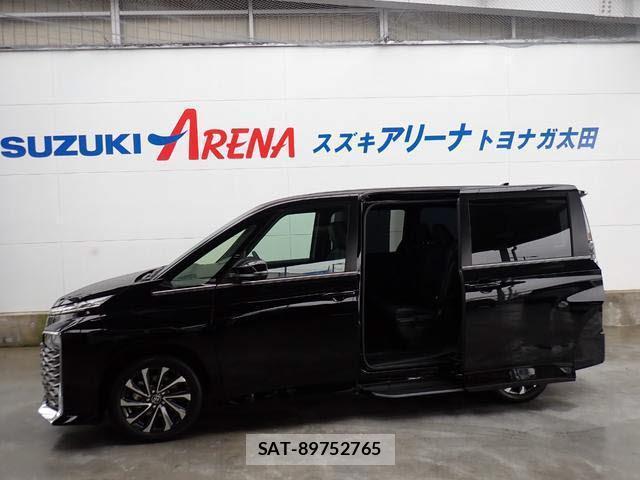 Toyota VOXY 2026-04 8072540-6
