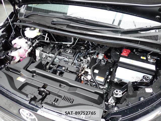 Toyota VOXY 2026-04 8072540-9