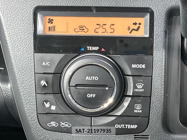 Suzuki WAGON R 2014-06 8071720-4