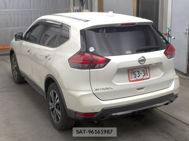 Nissan X-TRAIL 2018-01 8071007-1
