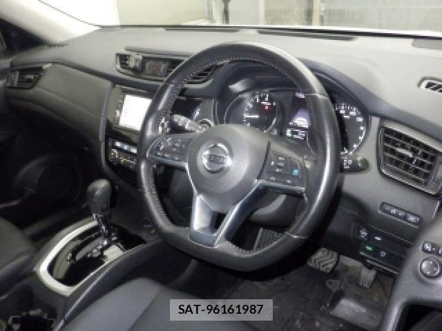 Nissan X-TRAIL 2018-01 8071007-2