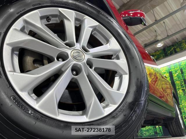 Nissan X-TRAIL 2016-01 8071214-12
