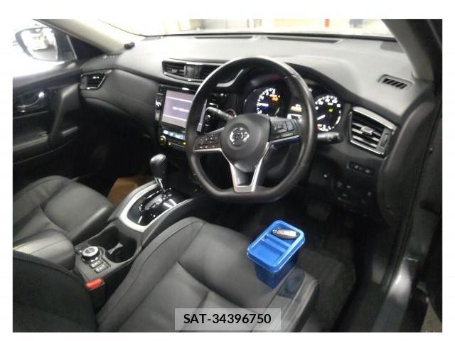 Nissan X-TRAIL 2018-06 8072160-1
