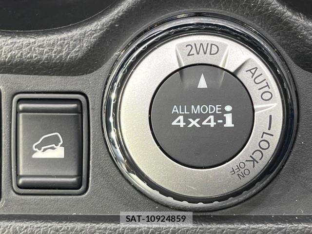 Nissan X-TRAIL 2015-10 8072265-6