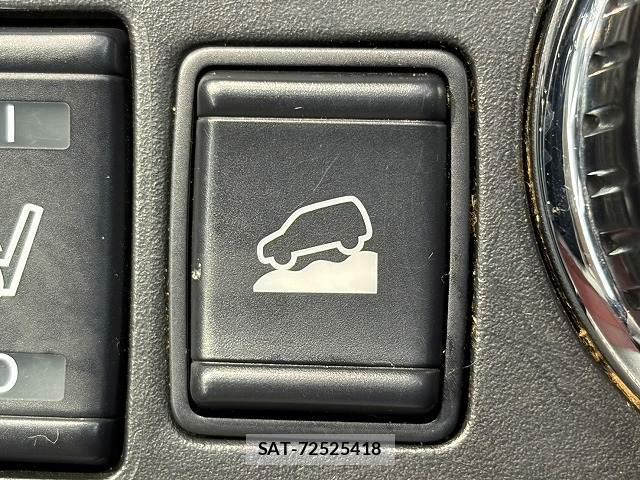 Nissan X-TRAIL 2016-07 8072363-15