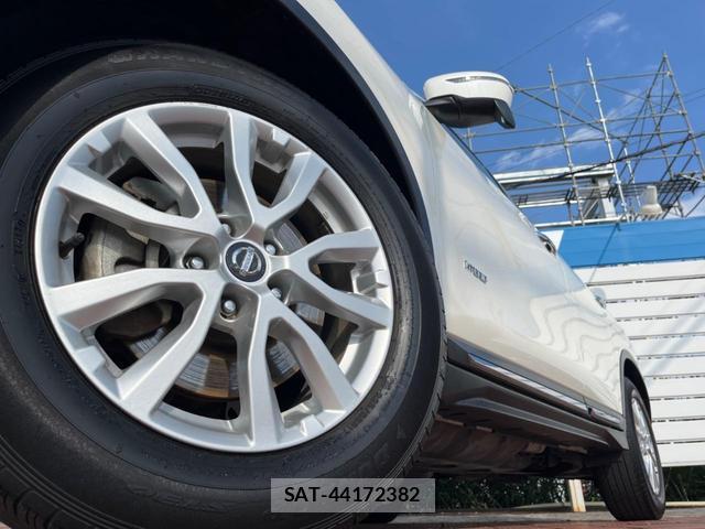 Nissan X-TRAIL 2017-07 8072373-12