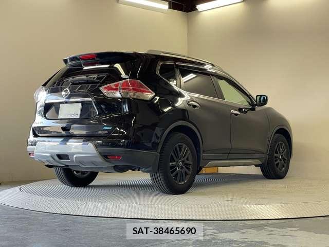Nissan X-TRAIL 2015-10 8072423-9