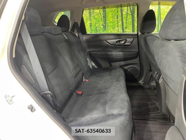 Nissan X-TRAIL 2015-08 8072494-8