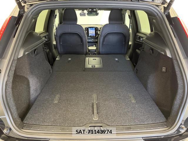 Volvo XC40 2023-09 8070907-13
