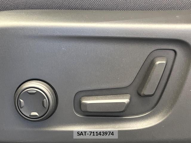 Volvo XC40 2023-09 8070907-7