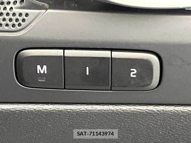 Volvo XC40 2023-09 8070907-8