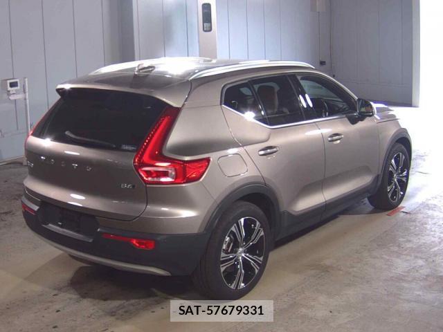 Volvo XC40 2021-07 8071008-1