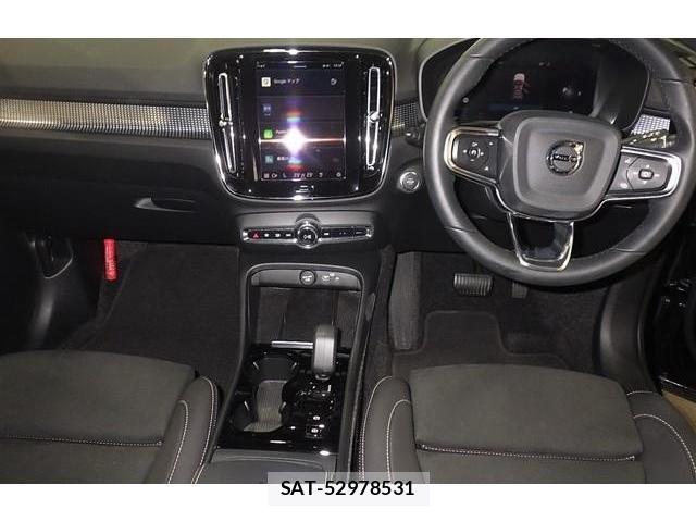 Volvo XC40 2024-10 8072183-2