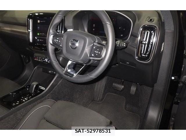 Volvo XC40 2024-10 8072183-4